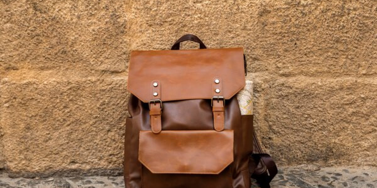 Traveling in Elegance: Choosing the Perfect Men's Leather Bag
