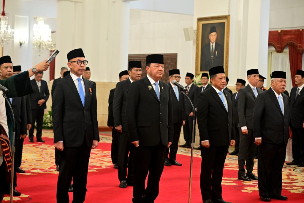 presiden prabowo subianto lantik keanggotaan komisi kepolisian nasional masa jabatan 2024-2028 18 presiden prabowo subianto lantik keanggotaan komisi kepolisian nasional masa jabatan 2024-2028