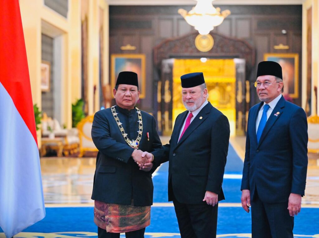 presiden prabowo subianto dianugerahi tanda kehormatan darjah kerabat johor di malaysia 18 presiden prabowo subianto dianugerahi tanda kehormatan darjah kerabat johor di malaysia