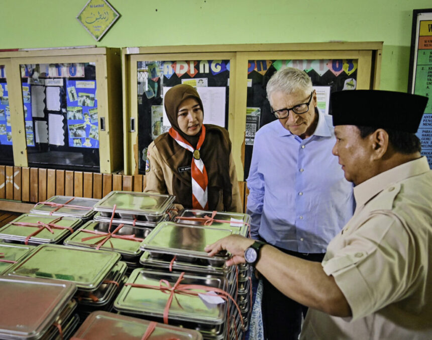 tinjau langsung program mbg, bill gates apresiasi komitmen indonesia