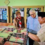 bill gates praises indonesia’s free nutritious program during jakarta school visit