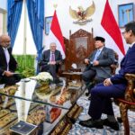 president prabowo meets with bill gates at merdeka palace