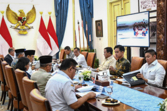 president prabowo discusses progress of community schools in limited meeting