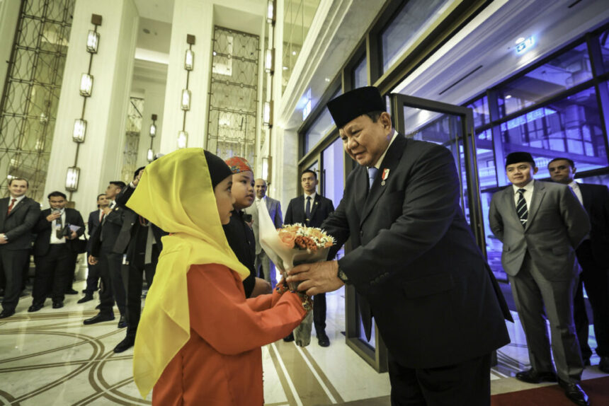 diantar raja abdullah ii, presiden prabowo disambut antusias oleh diaspora indonesia