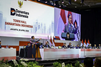 president prabowo gives directives to 1,500 soe leaders at danantara indonesia town hall meeting