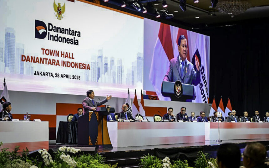 president prabowo gives directives to 1,500 soe leaders at danantara indonesia town hall meeting