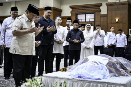 presiden prabowo subianto melayat almarhum eddie mardjoeki nalapraya: beliau contoh patriot sejati