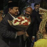 antusiasme diaspora dan mahasiswa indonesia sambut kedatangan presiden prabowo di ankara