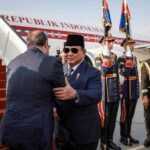 president el-sisi bids farewell to president prabowo as he departs for doha