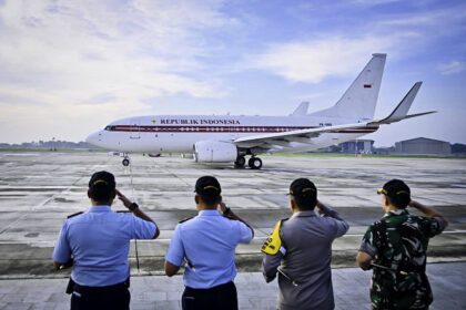 kunjungan kenegaraan ke brunei darussalam, presiden prabowo terima penganugerahan bintang kebesaran tertinggi