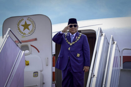 usai kunjungan ke brunei darussalam, presiden prabowo bertolak menuju tanah air