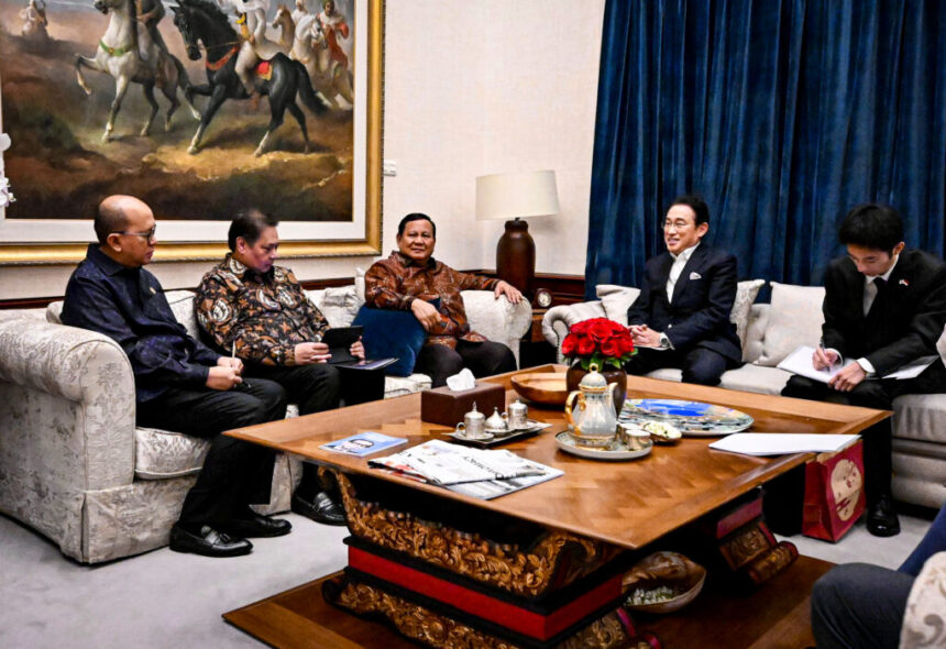 presiden prabowo terima kunjungan utusan khusus pm jepang fumio kishida di kertanegara