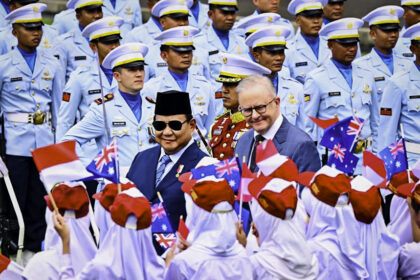 kunjungan perdana pasca terpilih kembali, pm albanese disambut meriah di istana merdeka jakarta