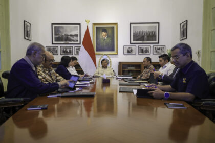 presiden prabowo instruksikan struktur komisaris bumn perbankan lebih ringkas dan profesional