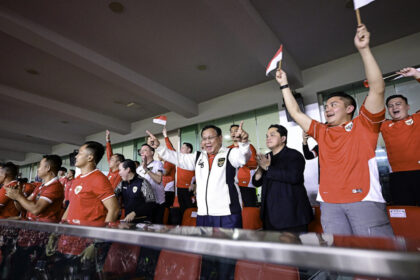 dukung perjuangan timnas menuju piala dunia, presiden prabowo saksikan langsung indonesia lawan bahrain