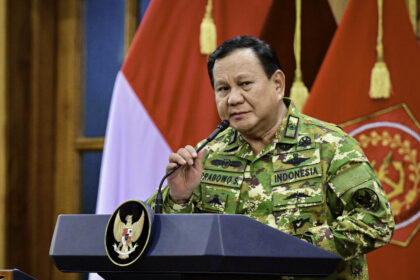 pimpin jamuan makan malam di akmil magelang, presiden prabowo: kita sudah menjadi satu keluarga besar indonesia