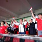 president prabowo watches indonesia-bahrain match, supports national team for world cup