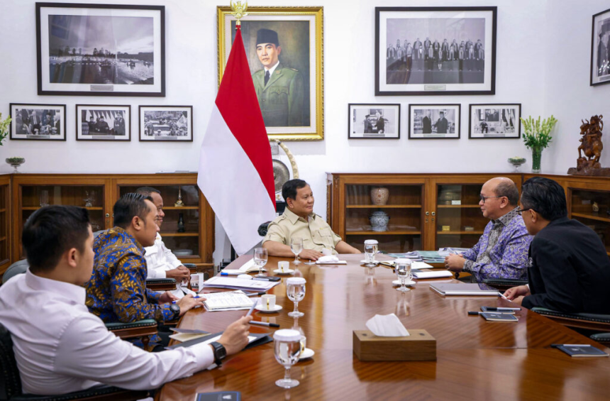 president prabowo discusses accelerated downstream, increased oil and gas lifting with his ministers
