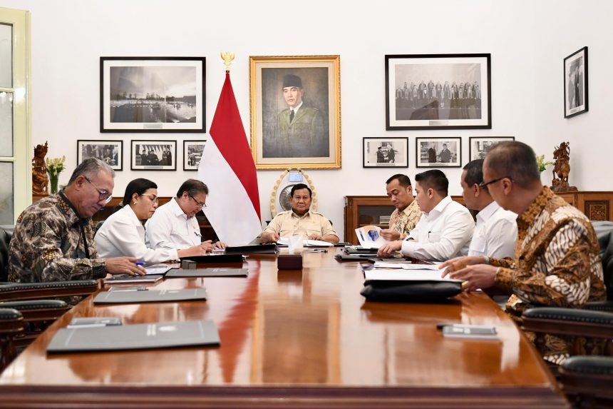 presiden prabowo dan jajaran bahas kebijakan strategis devisa hasil ekspor