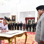 presiden prabowo subianto lantik muhidin sebagai gubernur kalimantan selatan