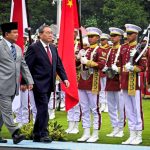 president prabowo subianto welcomes chinese premier at merdeka palace
