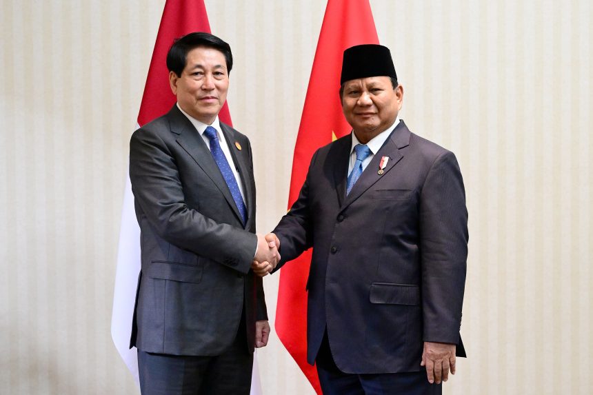 presiden prabowo dan presiden luong cuong bahas penguatan kemitraan strategis indonesia-viet nam
