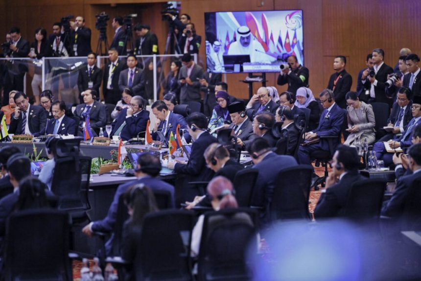 presiden prabowo dorong penguatan ekonomi asean-gcc dan perlindungan pekerja migran
