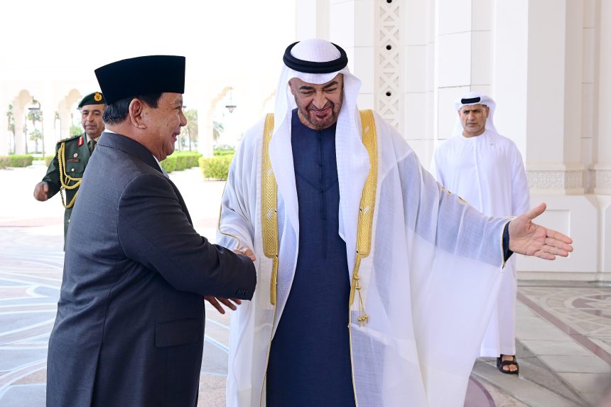 presiden prabowo subianto disambut upacara kenegaraan di qasr al watn