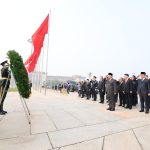 presiden prabowo kunjungi monumen pahlawan rakyat di beijing