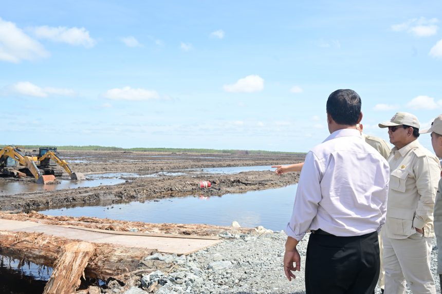 presiden prabowo tinjau infrastruktur areal lumbung pangan di wanam, merauke