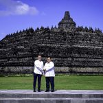 presiden prabowo dan presiden macron kunjungi candi borobudur, tegaskan nilai persahabatan dan toleransi antarbangsa