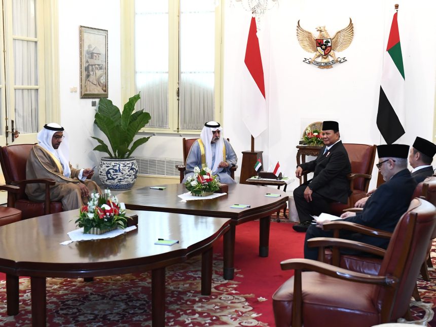 presiden prabowo subianto terima kunjungan utusan khusus persatuan emirat arab dan mesir di istana merdeka