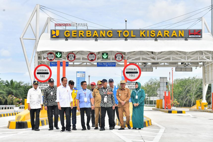 presiden jokowi resmikan dua ruas tol trans sumatera, tingkatkan mobilitas dan daya saing ekonomi daerah