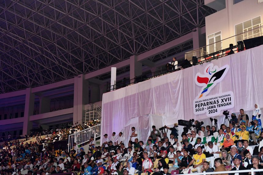 resmikan pembukaan peparnas xvii di kota surakarta, presiden apresiasi capaian prestasi para atlet