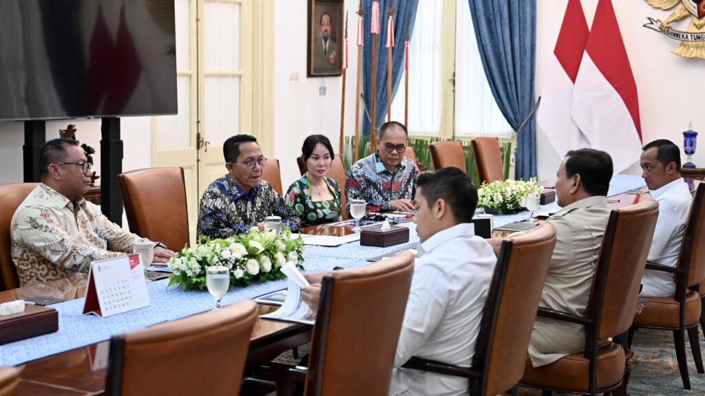 presiden prabowo panggil jajaran bp batam bahas percepatan investasi dan penyelarasan kebijakan strategis 18 presiden prabowo panggil jajaran bp batam bahas percepatan investasi dan penyelarasan kebijakan strategis