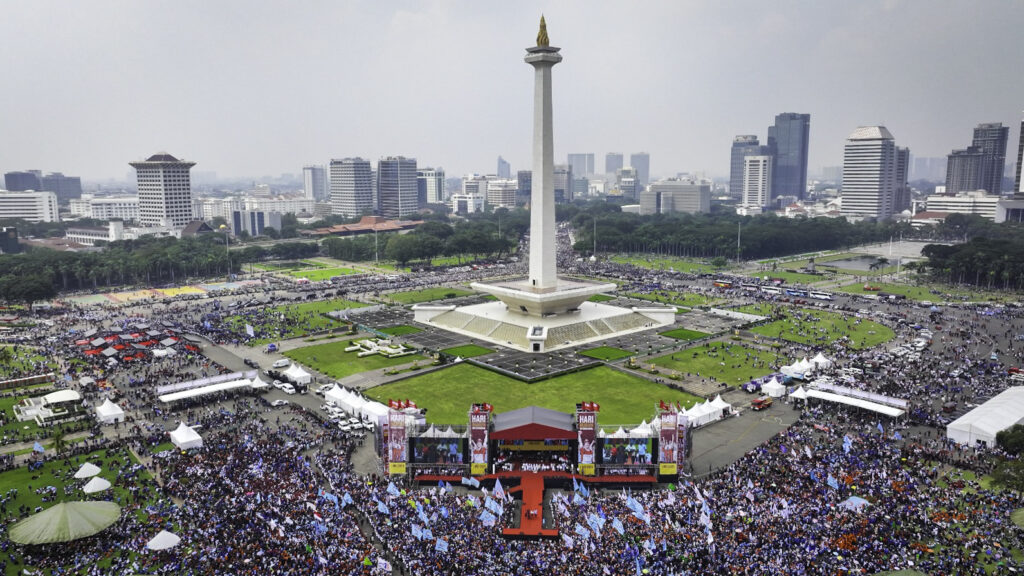 serikat buruh dan pekerja apresiasi kehadiran presiden prabowo pada peringatan hari buruh internasional 18 serikat buruh dan pekerja apresiasi kehadiran presiden prabowo pada peringatan hari buruh internasional