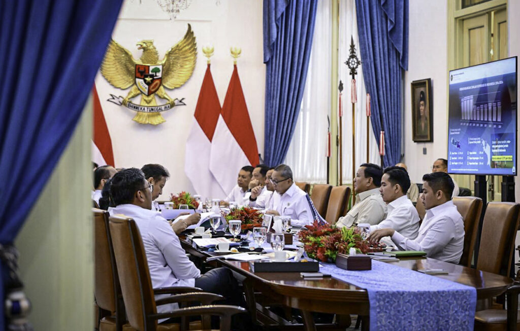 presiden prabowo pimpin ratas percepatan koperasi merah putih untuk perkuat ekonomi desa 18 presiden prabowo pimpin ratas percepatan koperasi merah putih untuk perkuat ekonomi desa