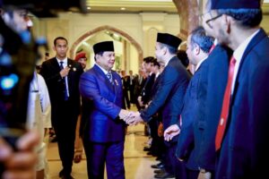 indonesian citizens in qatar welcome president prabowo 18 indonesian citizens in qatar welcome president prabowo