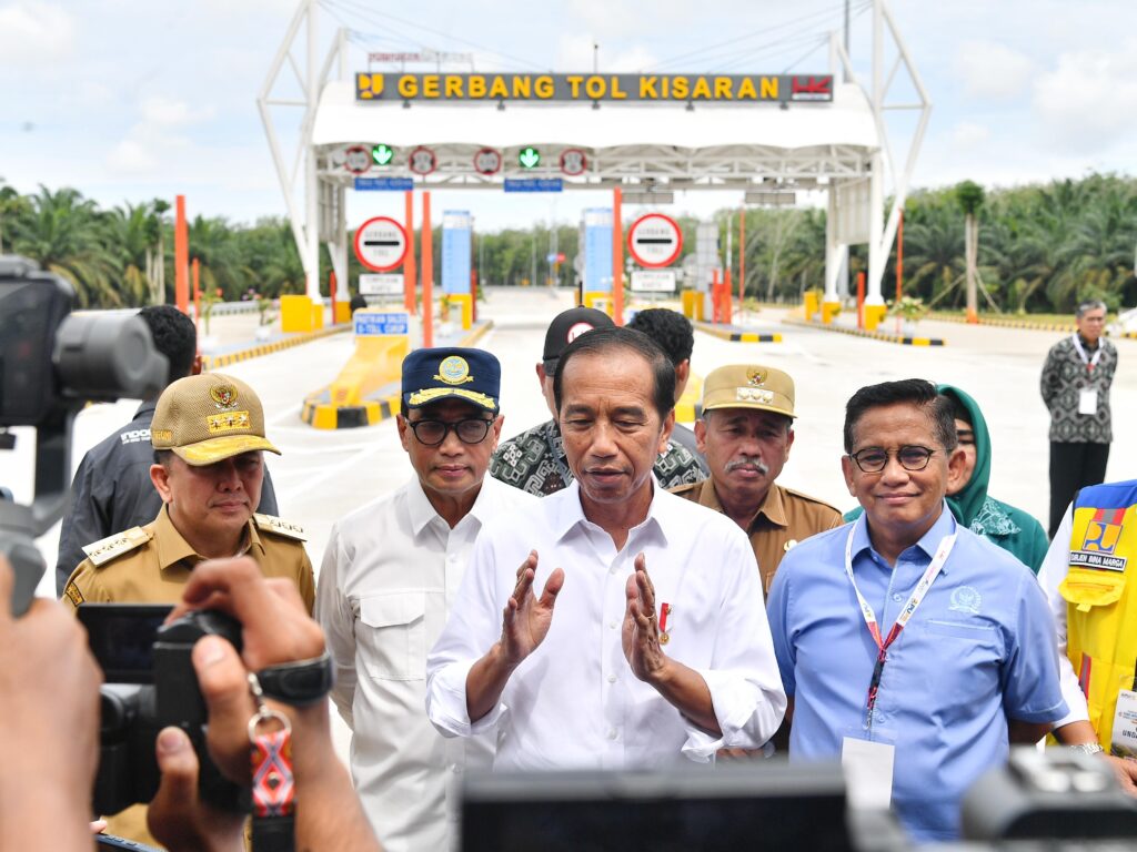 presiden jokowi: pembangunan infrastruktur dorong peningkatan daya saing global 18 presiden jokowi: pembangunan infrastruktur dorong peningkatan daya saing global