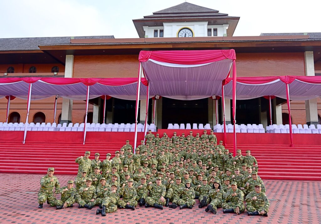 retreat kabinet merah putih: bangun sinergi dan disiplin di akmil magelang 18 retreat kabinet merah putih: bangun sinergi dan disiplin di akmil magelang
