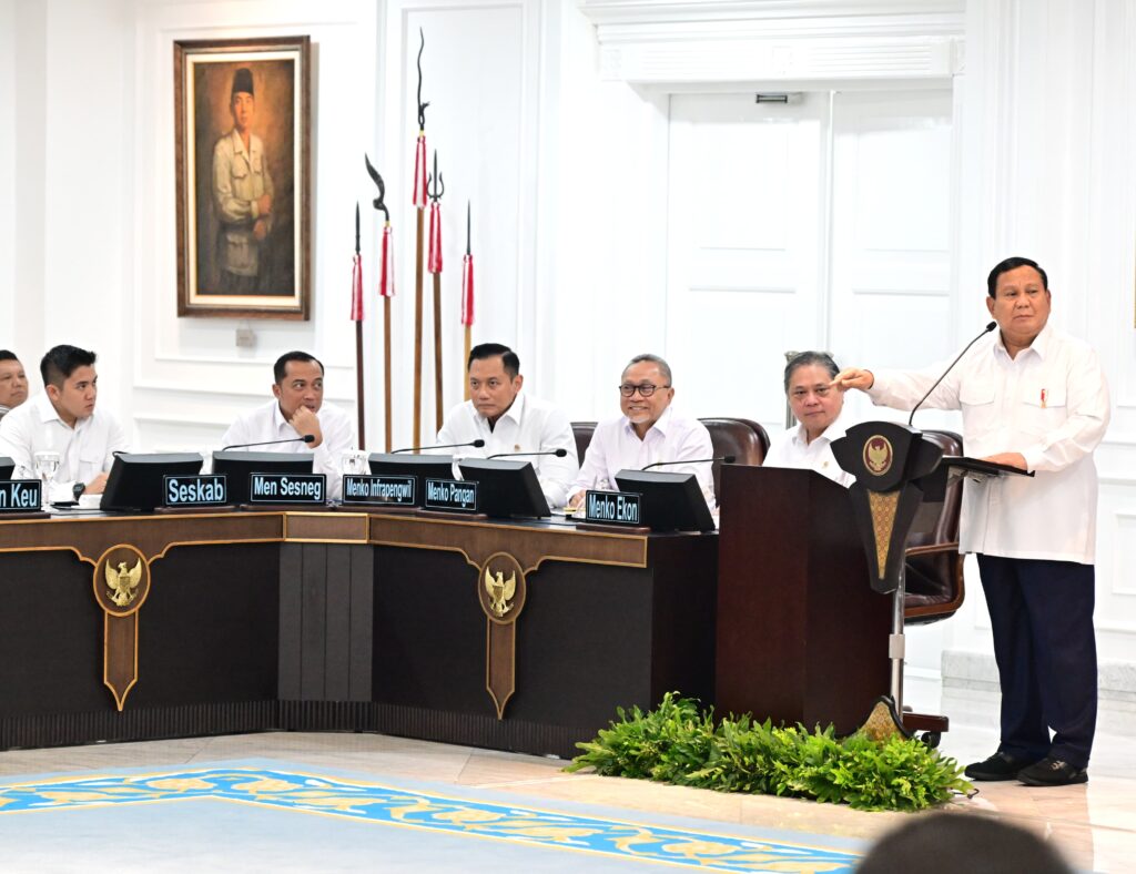 presiden prabowo tekankan penyusunan anggaran harus berorientasi pada efisiensi dan penghematan 18 presiden prabowo tekankan penyusunan anggaran harus berorientasi pada efisiensi dan penghematan