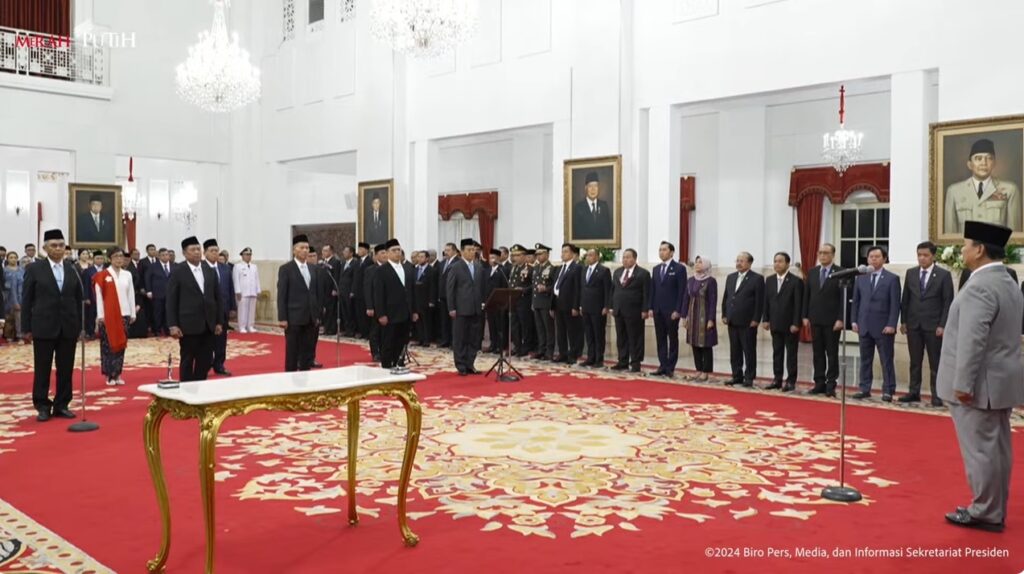 pimpinan dan dewas kpk mengucapkan sumpah janji di hadapan presiden 18 pimpinan dan dewas kpk mengucapkan sumpah janji di hadapan presiden