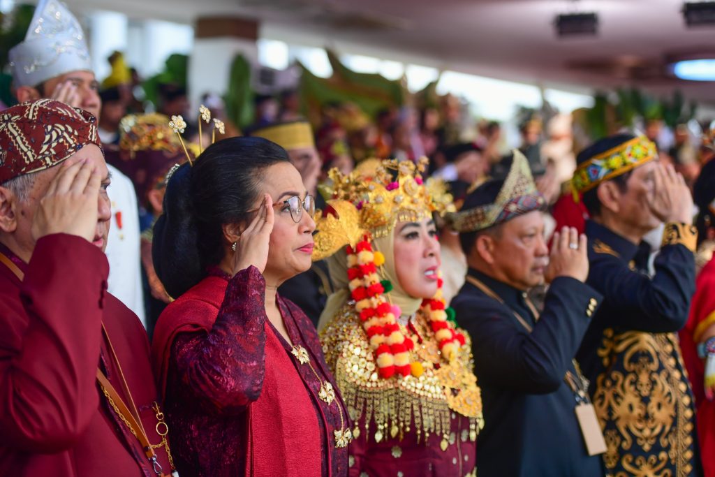 ragam pakaian adat para menteri pada upacara perdana di ibu kota nusantara 18 ragam pakaian adat para menteri pada upacara perdana di ibu kota nusantara