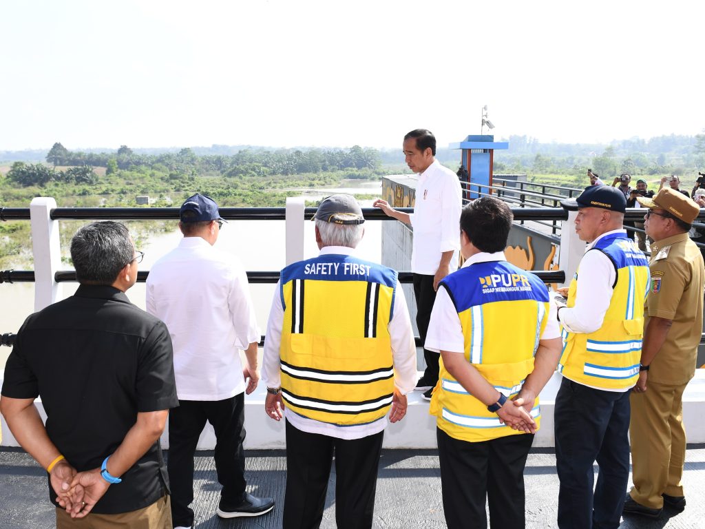 resmikan bendungan margatiga, presiden jokowi: manajemen pengelolaan air menjadi fokus pemerintah 18 resmikan bendungan margatiga, presiden jokowi: manajemen pengelolaan air menjadi fokus pemerintah