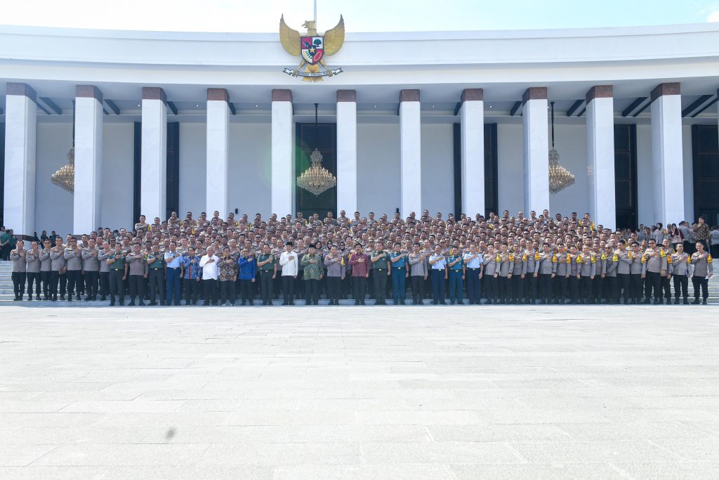 presiden jokowi dorong tni-polri terapkan semangat transformasi ikn di daerah 18 presiden jokowi dorong tni-polri terapkan semangat transformasi ikn di daerah