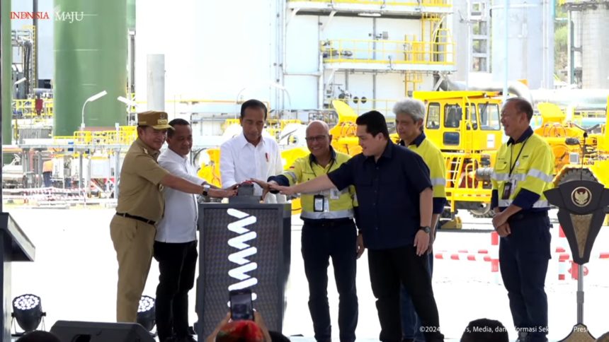 presiden jokowi resmikan smelter tembaga dan pemurnian logam mulia di sumbawa barat