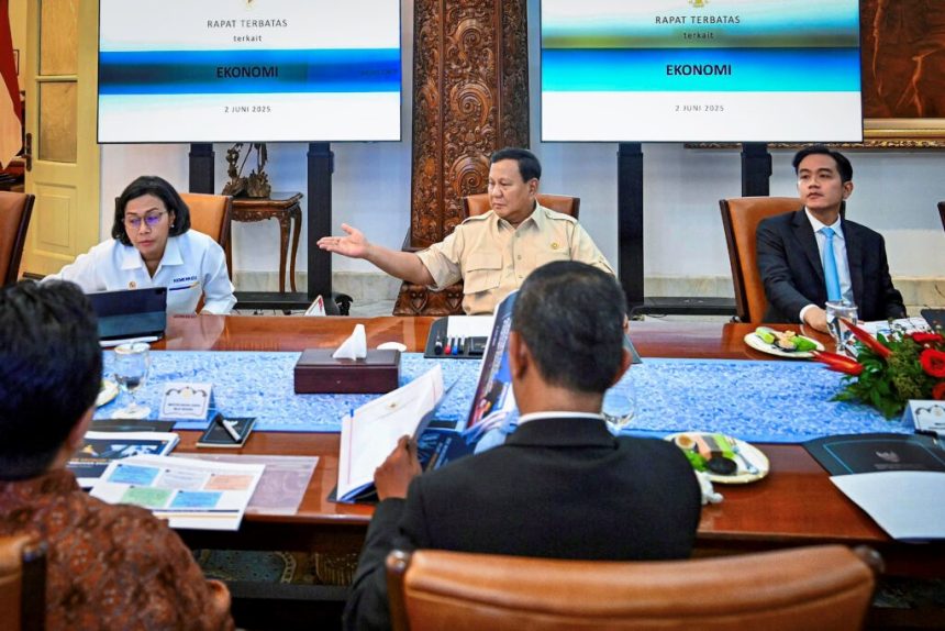 gov’t rolls out economic stimulus packages to maintain economic growth
