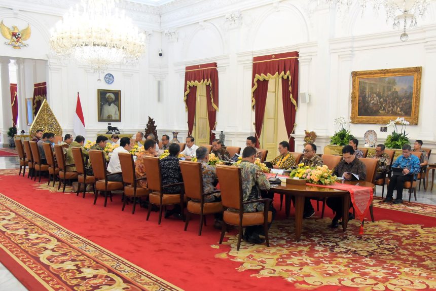presiden jokowi gelar rapat kabinet bahas penanganan mpox