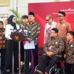 president jokowi meets persons with disabilities at merdeka palace