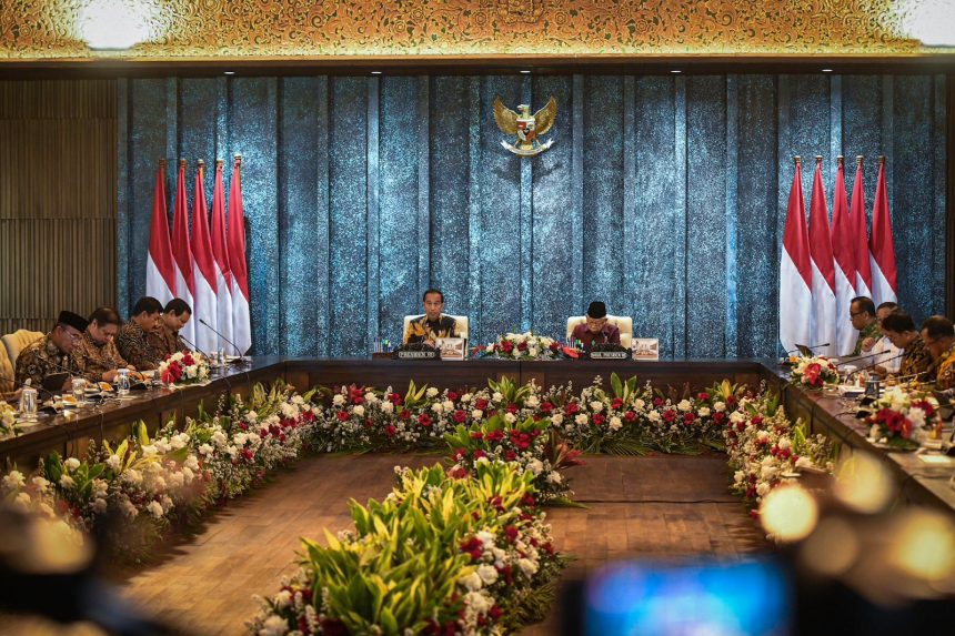 presiden jokowi sampaikan arahan dalam sidang kabinet paripurna terakhir